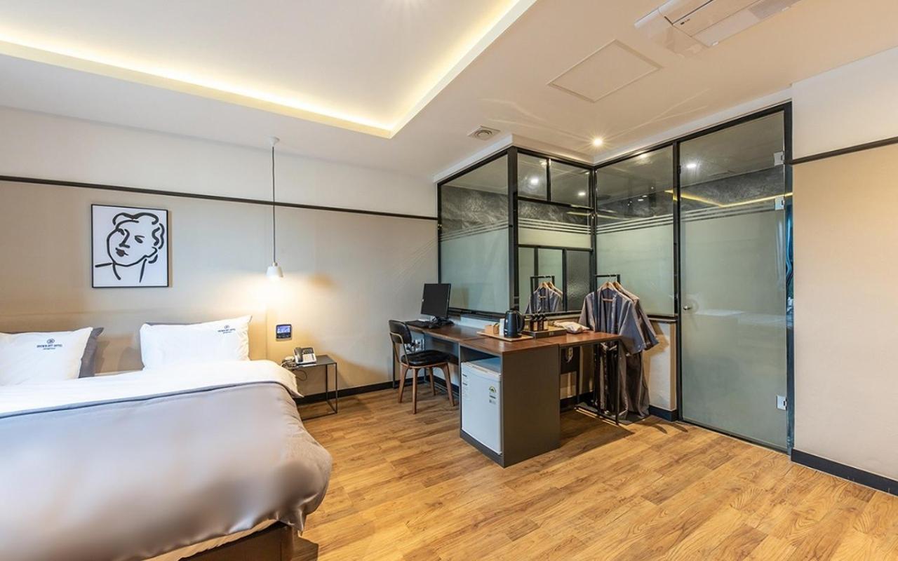 Brown Dot Hotel Jeonggwan Busan Esterno foto