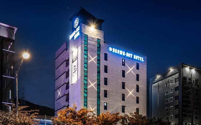 Brown Dot Hotel Jeonggwan Busan Esterno foto