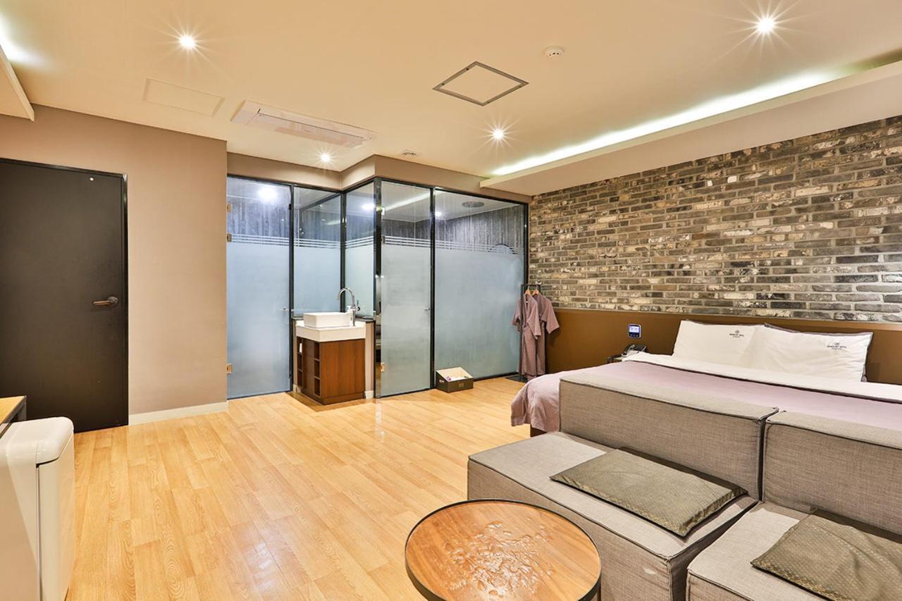 Brown Dot Hotel Jeonggwan Busan Esterno foto