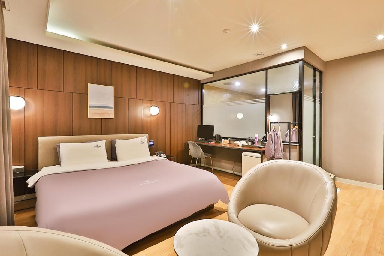Brown Dot Hotel Jeonggwan Busan Esterno foto