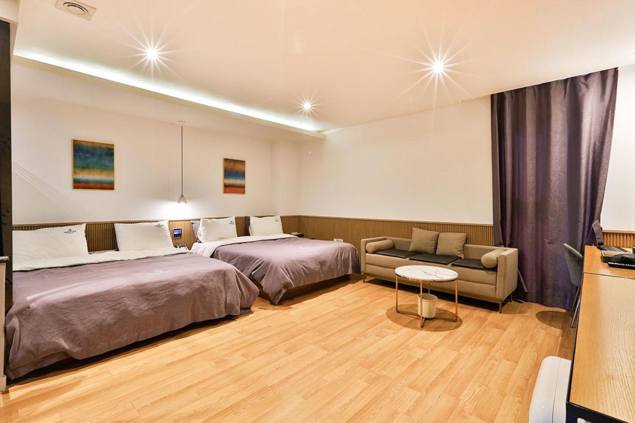 Brown Dot Hotel Jeonggwan Busan Esterno foto
