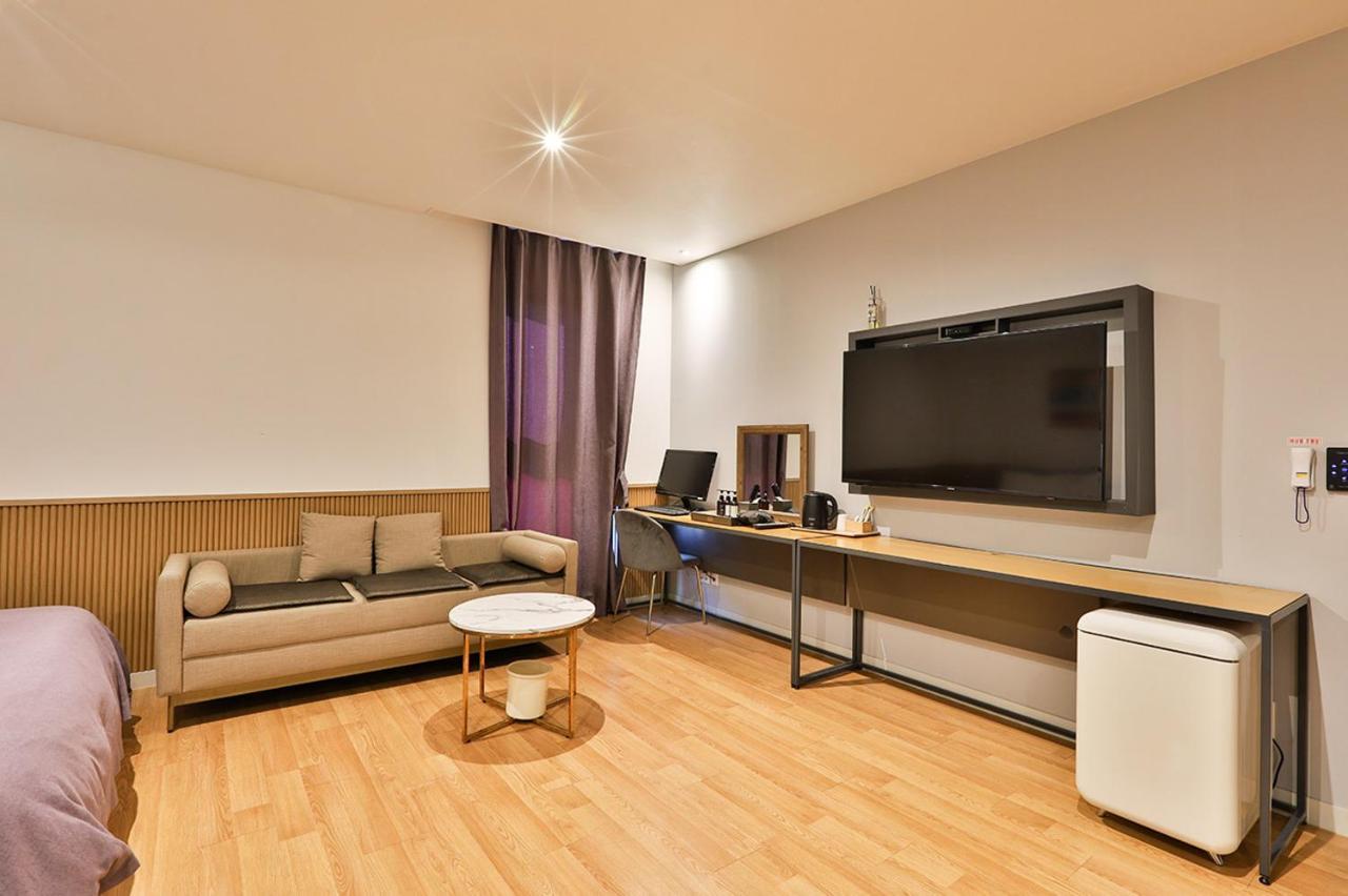 Brown Dot Hotel Jeonggwan Busan Esterno foto