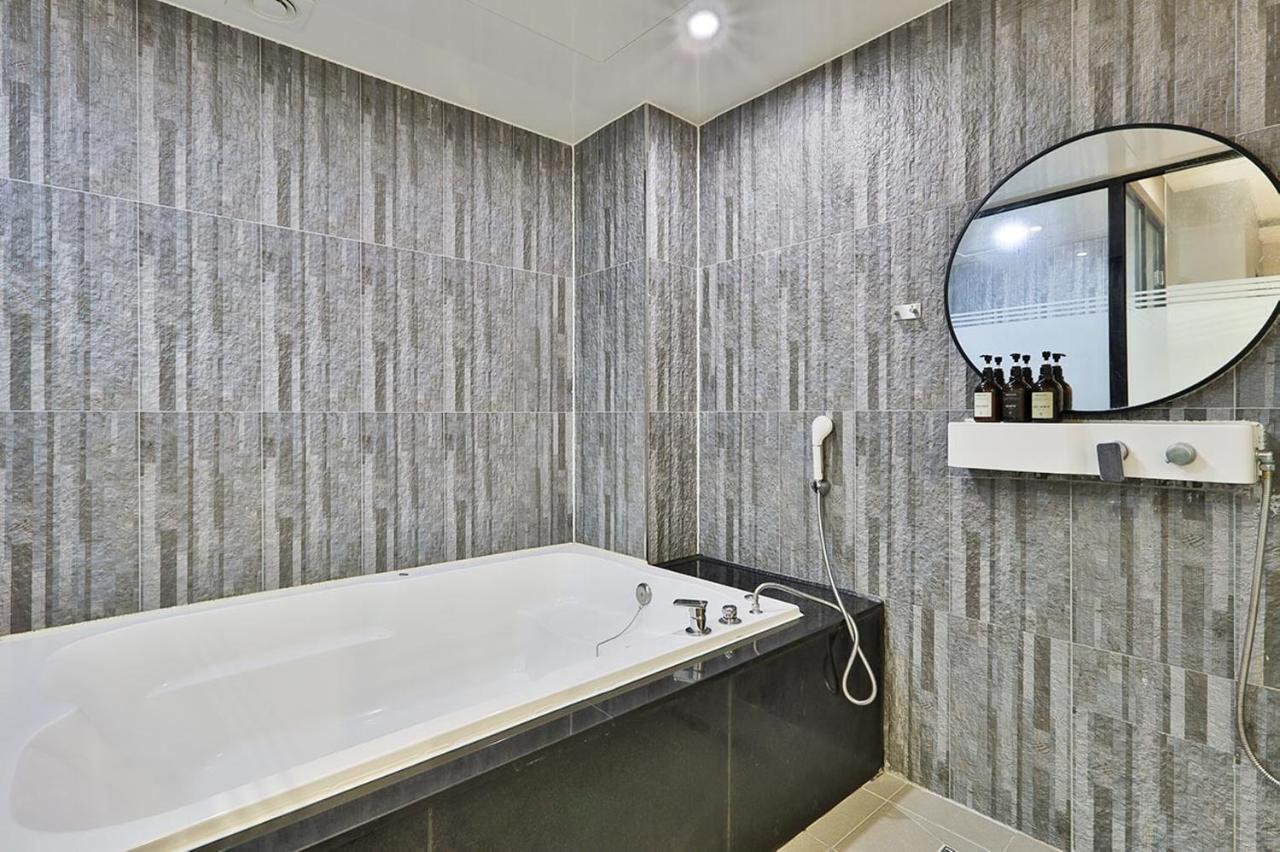 Brown Dot Hotel Jeonggwan Busan Esterno foto